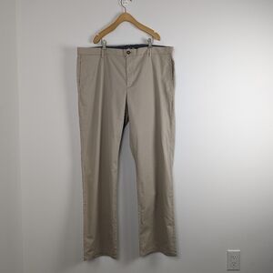 Old Navy Men's Ultimate Loose Khaki Pants - Size 44x36